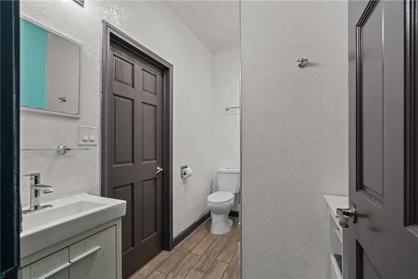 $525,000 | 9414 Greenton Road, Odessa, MO 64076