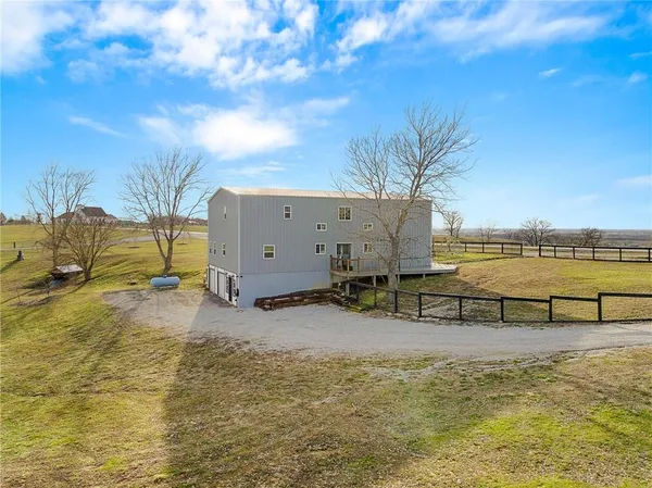 $525,000 | 9414 Greenton Road, Odessa, MO 64076