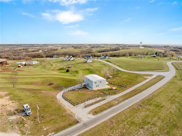 $525,000 | 9414 Greenton Road, Odessa, MO 64076
