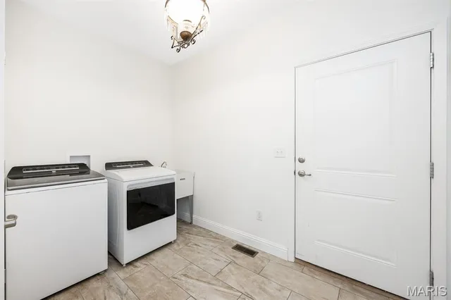 $479,000 | 624 Briar Meadow Court, Troy, IL 62294