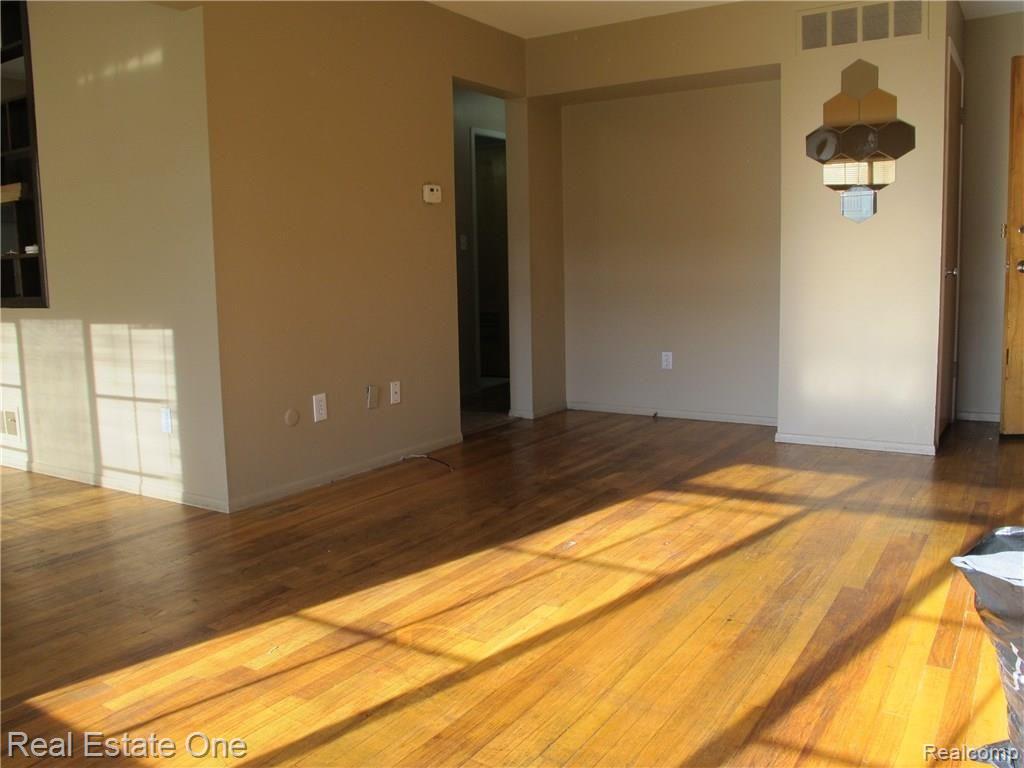 29534 Hoover Road, Unit 78 Warren, MI 48093 - Photo 13 of 17