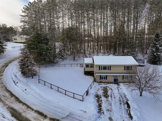 $269,000 | 138 Pine Ridge Circle, Lyndon, VT 05851