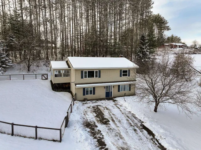 $269,000 | 138 Pine Ridge Circle, Lyndon, VT 05851
