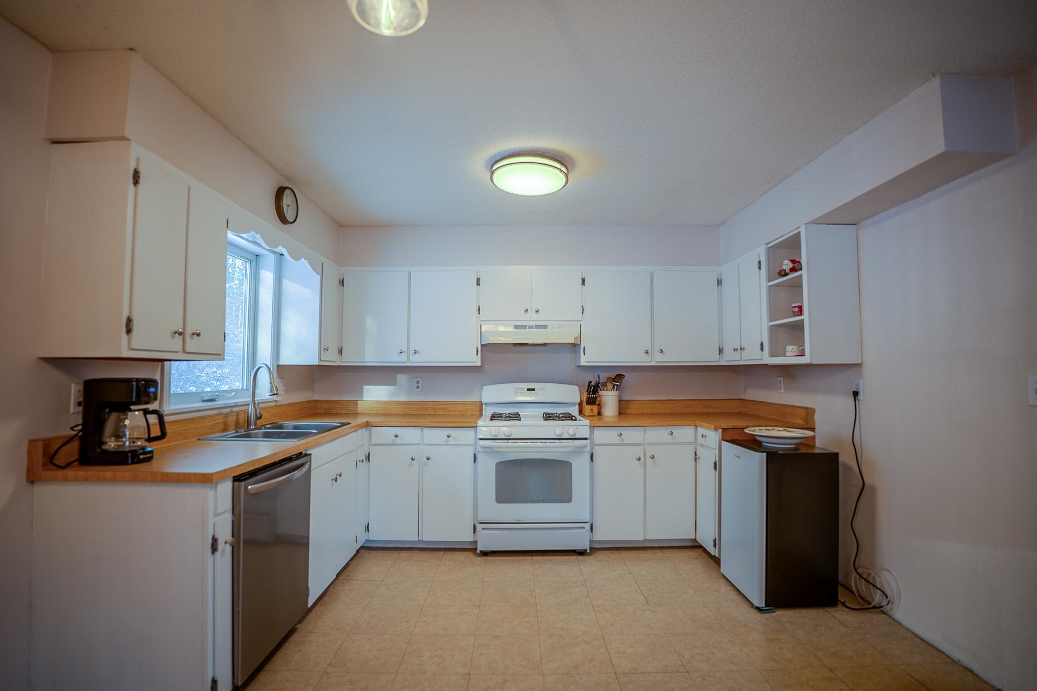 138 Pine Ridge Circle Lyndon, VT 05851 - Photo 4 of 33