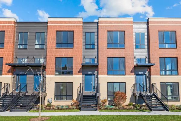 $3,200 | 1274 Catalina Court, Schaumburg, IL 60173