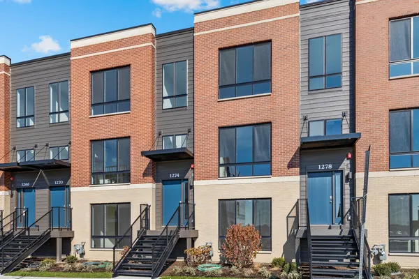 $3,200 | 1274 Catalina Court, Schaumburg, IL 60173