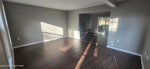 $2,350 | 412 Lakeside Drive, East Stroudsburg, PA 18301