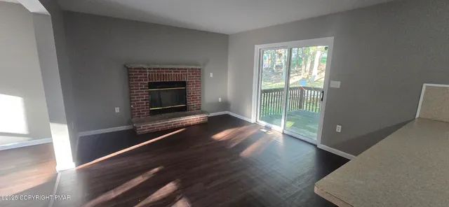 $2,350 | 412 Lakeside Drive, East Stroudsburg, PA 18301