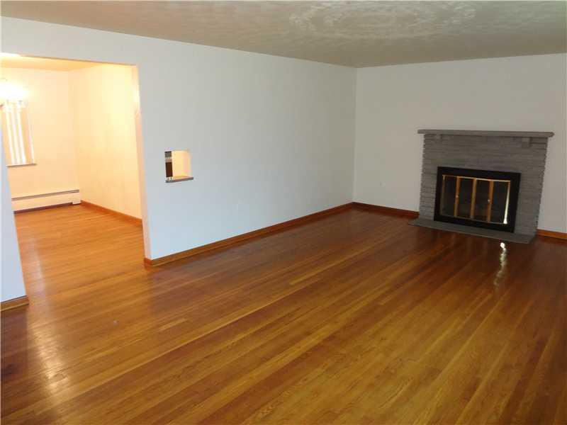 1105 East Windhaven Road Pittsburgh, PA 15205 - Photo 7 of 25 Living Room.