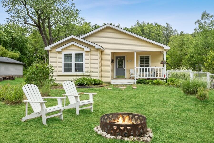 6261 Harding Street Coloma, MI 49038 - Photo 1 of 20 Harding St cottage!