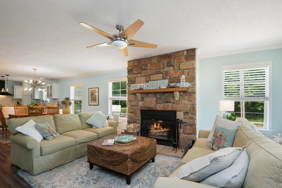 6261 Harding Street Coloma, MI 49038 - Photo 2 of 20 True fireplace:)