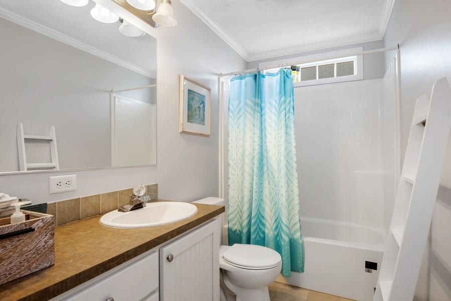 6261 Harding Street Coloma, MI 49038 - Photo 10 of 20 Second full bath