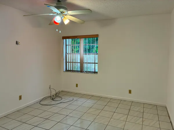 $77,500 | 574 Burgundy L, Unit 574, Delray Beach, FL 33484