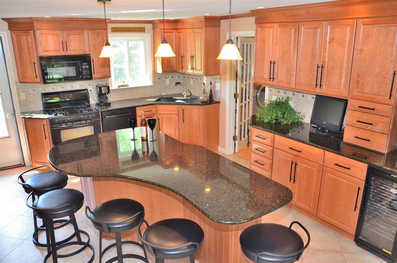 42 Tirrell Road Bedford, NH 03110 - Photo 5 of 28