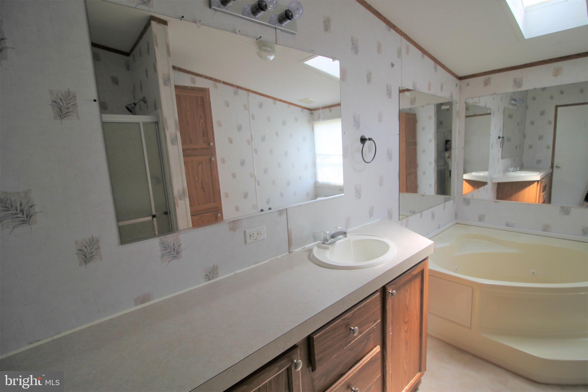 1965 Slagel Road Spring Grove, PA 17362 - Photo 13 of 21 Master Bath - Jet Tub