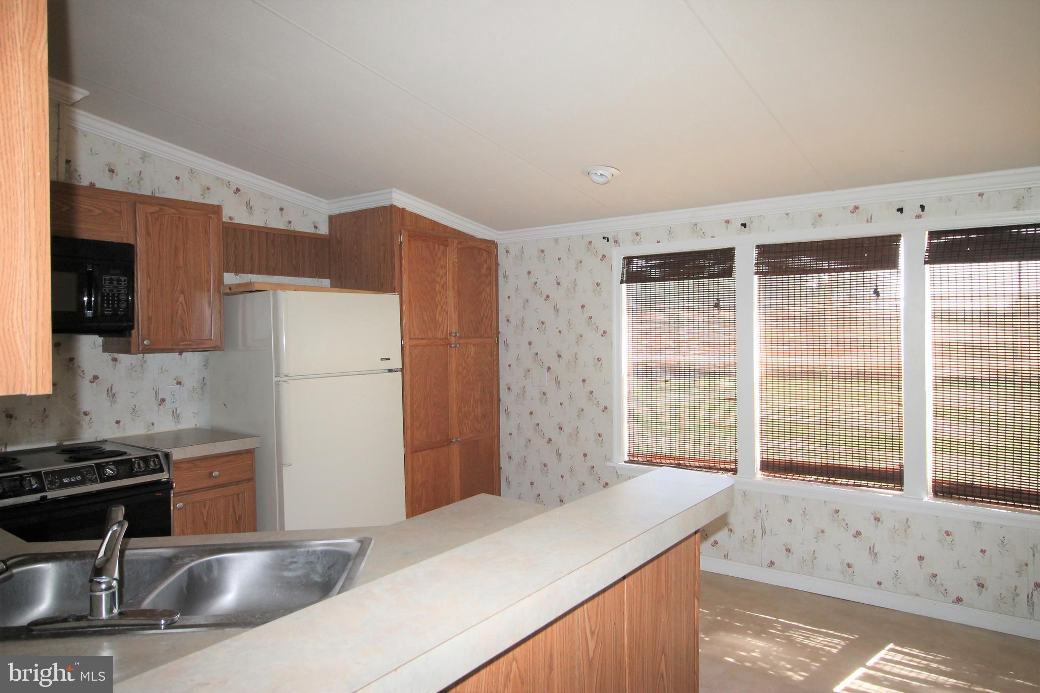 1965 Slagel Road Spring Grove, PA 17362 - Photo 6 of 21 Kitchen Bar