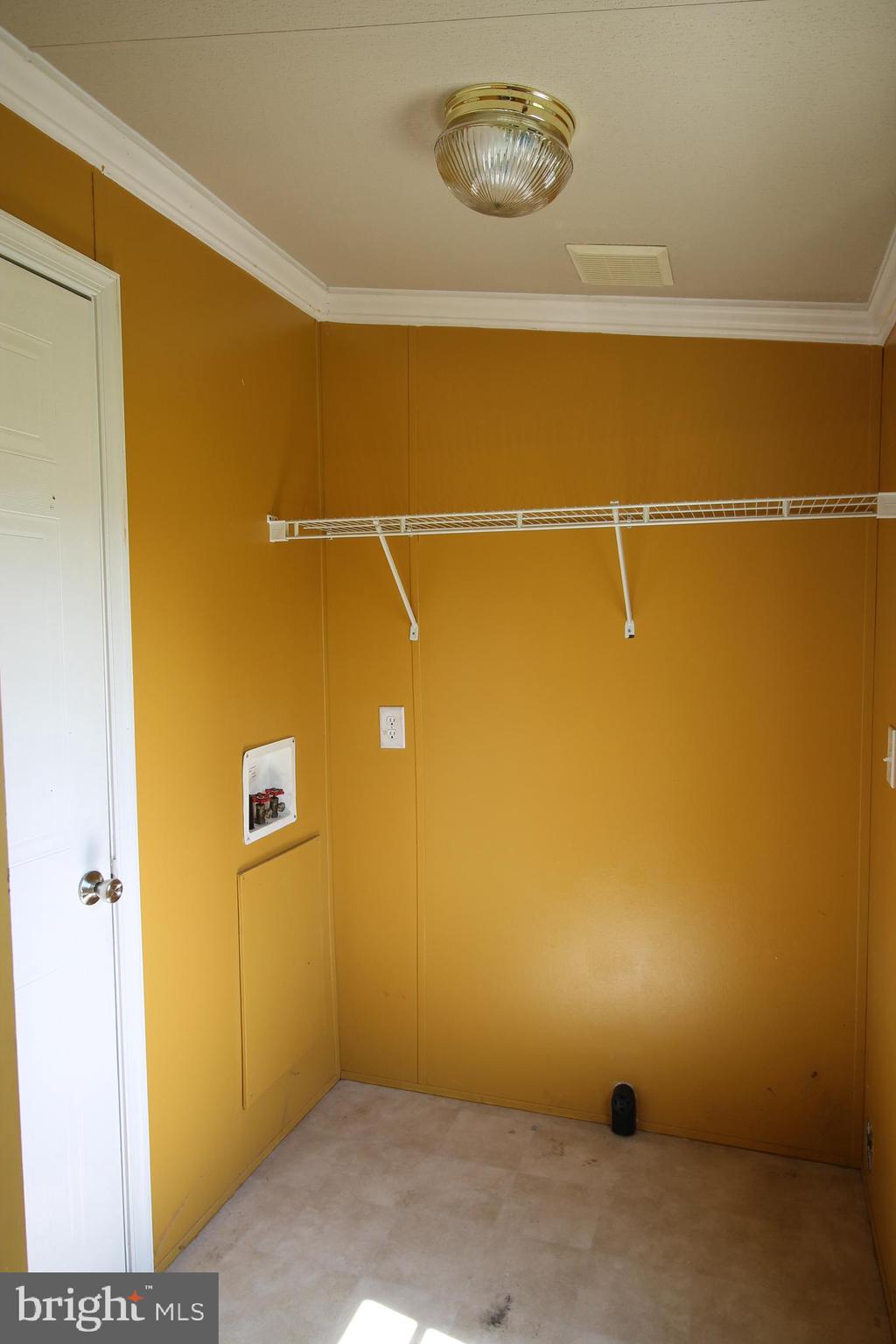 1965 Slagel Road Spring Grove, PA 17362 - Photo 9 of 21 Laundry/Mudroom