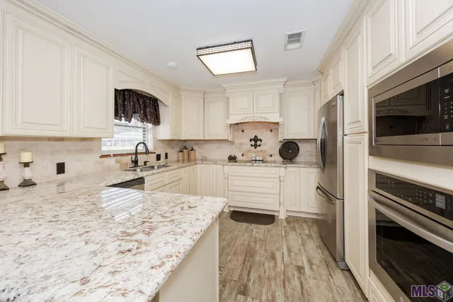 $340,000 | 12572 Parkwood Drive, Baton Rouge, LA 70815