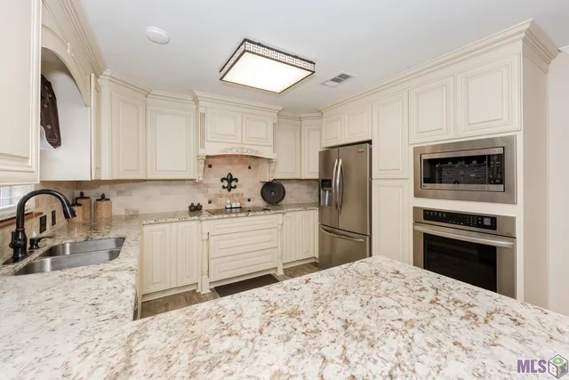 $340,000 | 12572 Parkwood Drive, Baton Rouge, LA 70815