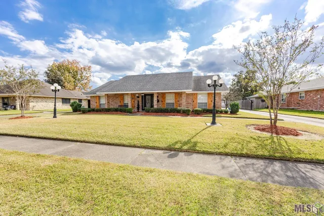 $340,000 | 12572 Parkwood Drive, Baton Rouge, LA 70815