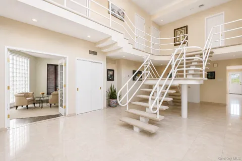 $2,399,000 | 23 Wildwood Lane, Greenvale, NY 11548