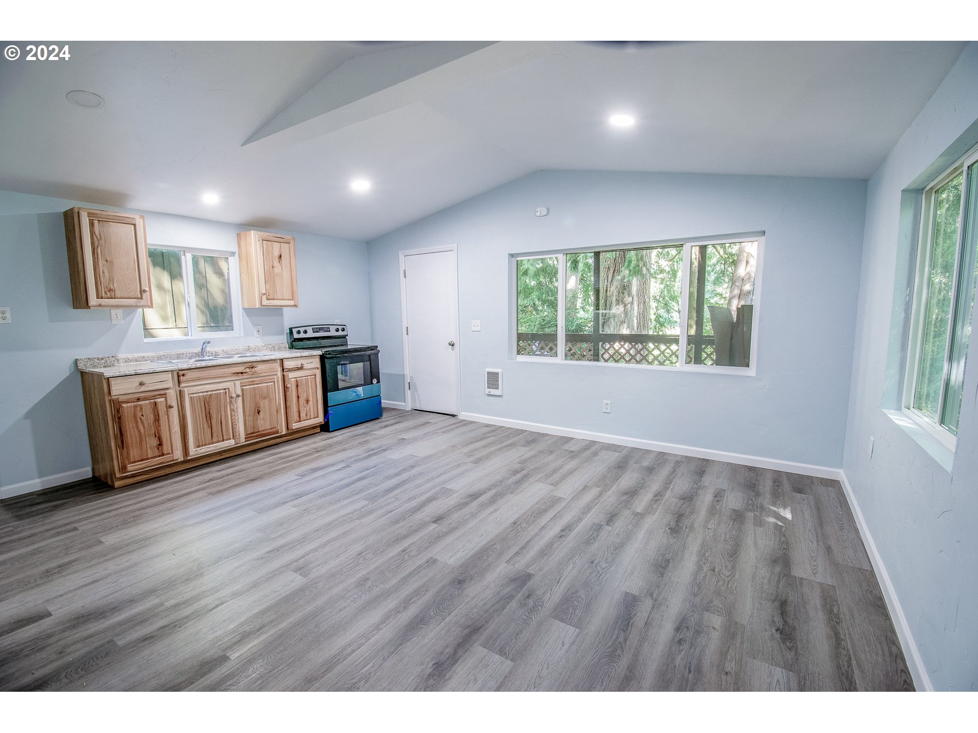 96455 Blocks Shady Lane Lakeside, OR 97449 - Photo 16 of 48