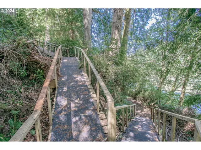 $229,000 | 96455 Blocks Shady Lane, Lakeside, OR 97449