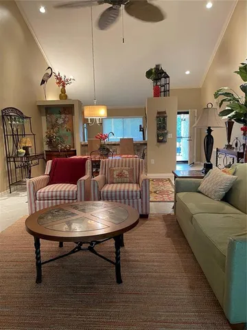 $2,000 | 1801 East Lake Road South, Unit 8E, Palm Harbor, FL 34685