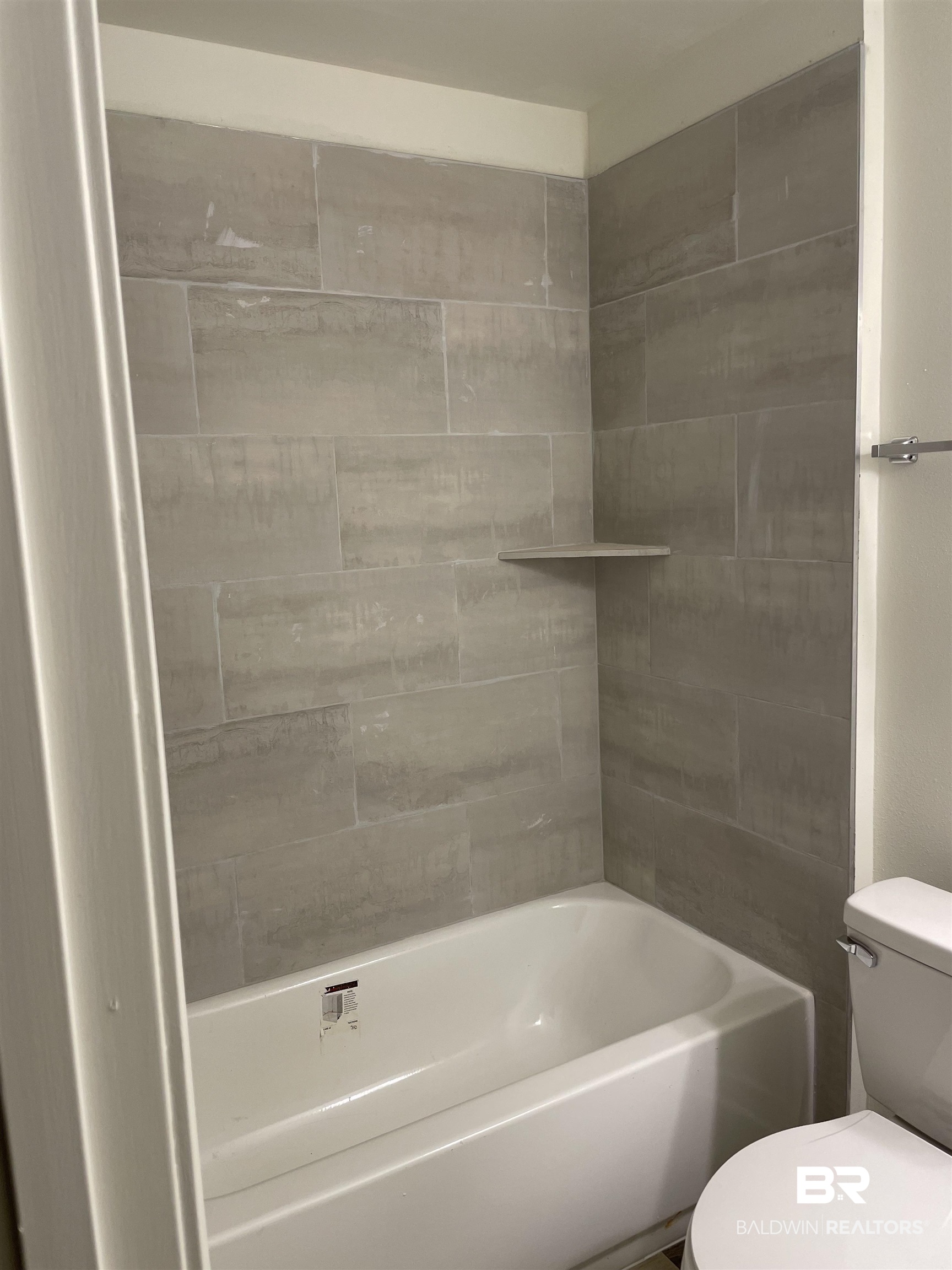 2 Canterberry Circle Foley, AL 36535 - Photo 4 of 24 Full bathroom featuring bathtub / shower combination and toilet