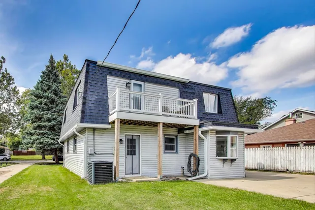 $399,000 | 3600 Owl Drive, Rolling Meadows, IL 60008