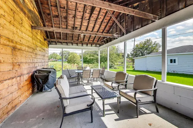 $399,000 | 3600 Owl Drive, Rolling Meadows, IL 60008