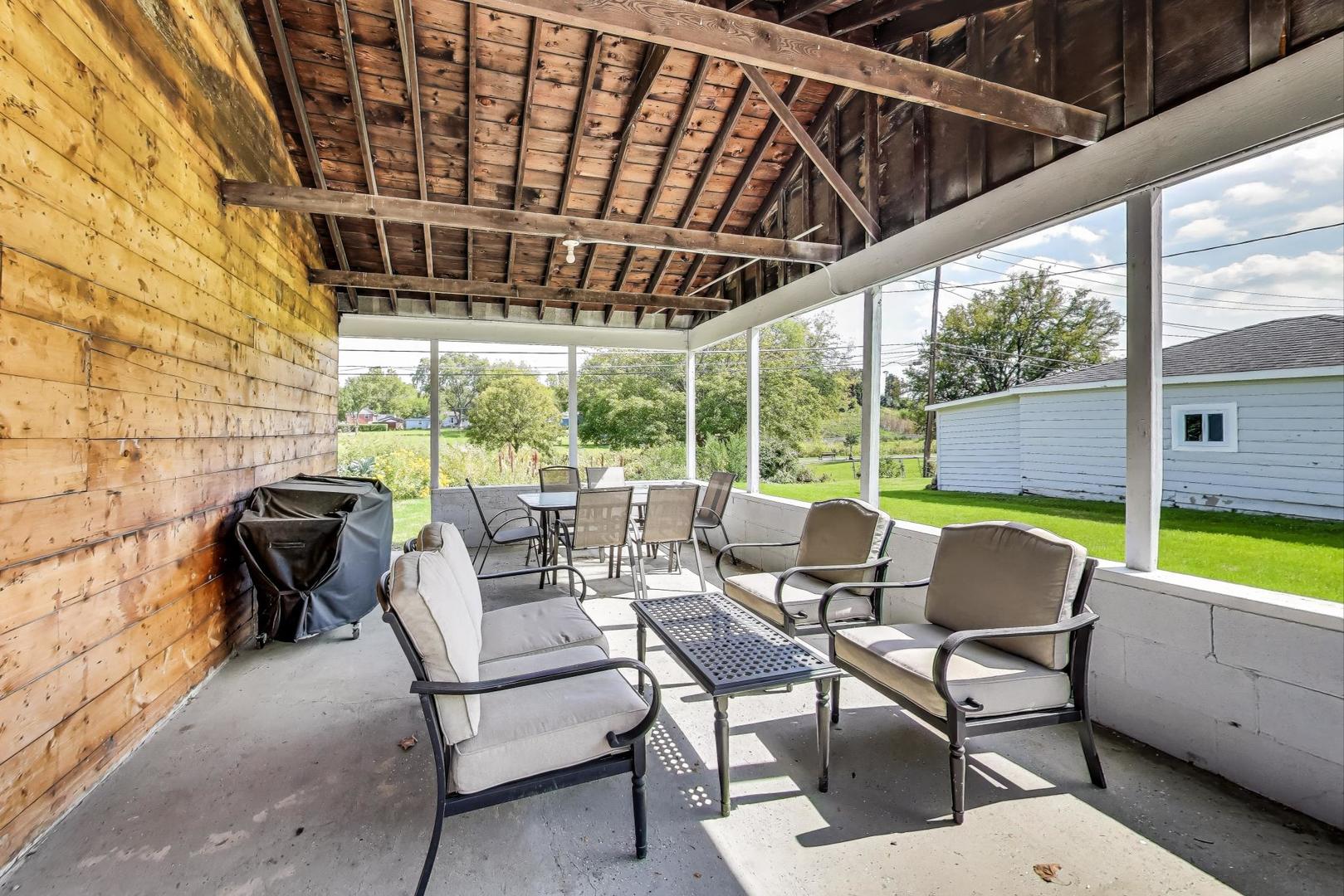 3600 Owl Drive Rolling Meadows, IL 60008 - Photo 18 of 21 a patio with patio area