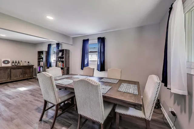 $399,000 | 3600 Owl Drive, Rolling Meadows, IL 60008