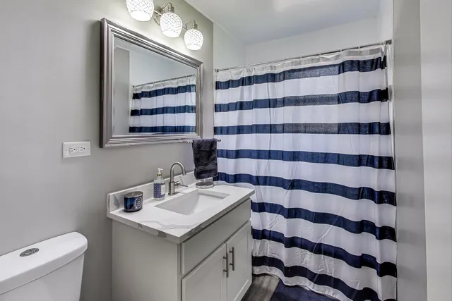 $399,000 | 3600 Owl Drive, Rolling Meadows, IL 60008