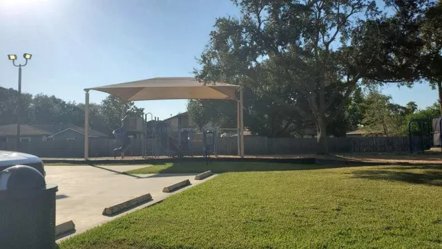 $269,000 | 2907 Helmsley Drive, Pearland, TX 77584