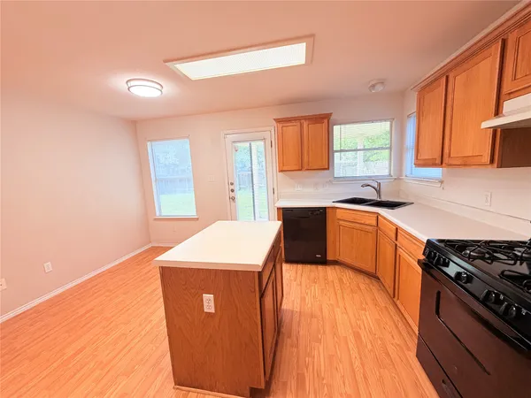 $2,000 | 1522 Van Horn Drive, Round Rock, TX 78664