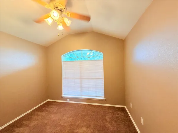 $2,000 | 1522 Van Horn Drive, Round Rock, TX 78664