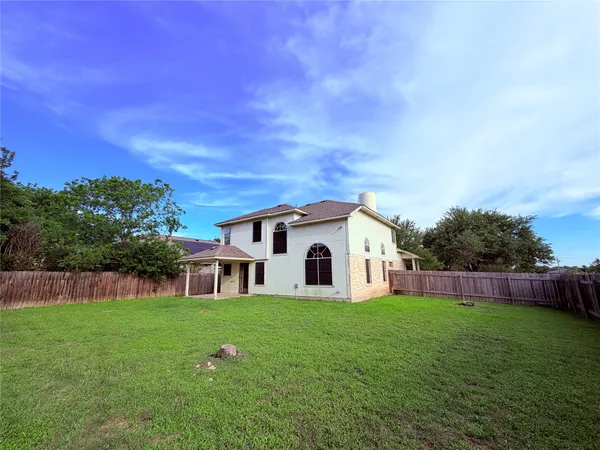 $2,000 | 1522 Van Horn Drive, Round Rock, TX 78664