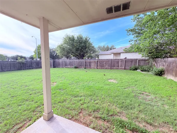 $2,000 | 1522 Van Horn Drive, Round Rock, TX 78664