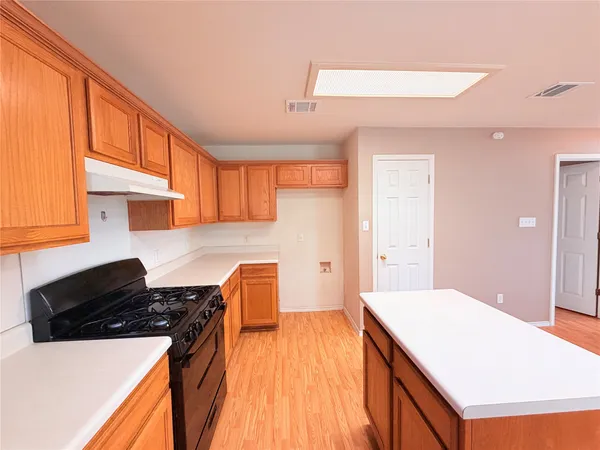$2,000 | 1522 Van Horn Drive, Round Rock, TX 78664