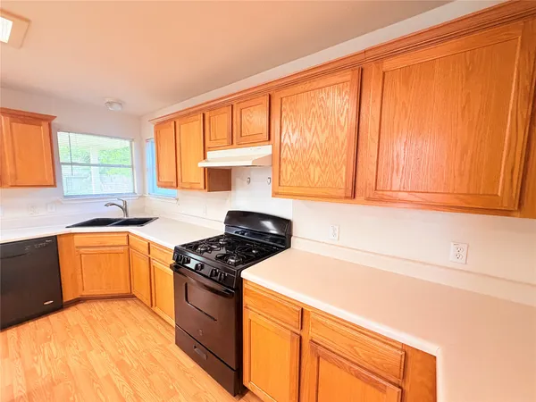 $2,000 | 1522 Van Horn Drive, Round Rock, TX 78664