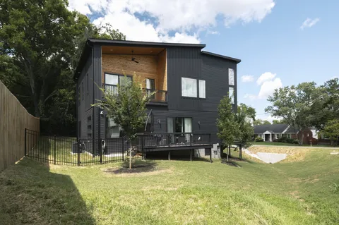 a picture of a bathroom with a picture of a picture