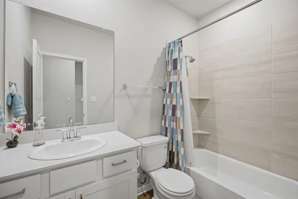 $2,700 | 904 View Drive, Georgetown, TX 78628