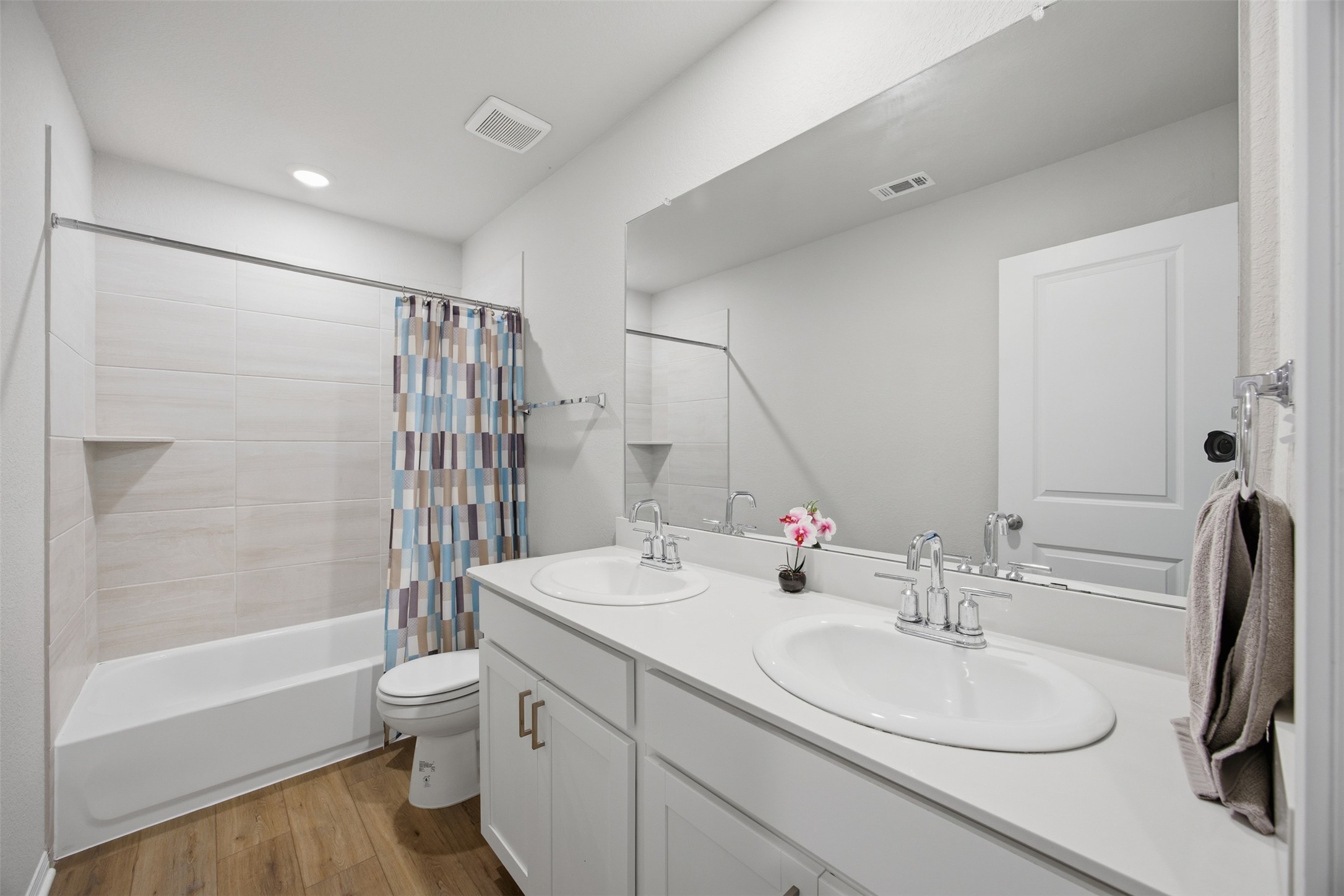 904 View Drive Georgetown, TX 78628 - Photo 27 of 40 a bathroom with a sink toilet and shower