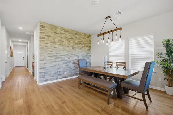 $2,700 | 904 View Drive, Georgetown, TX 78628