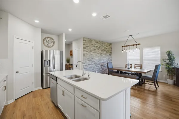 $2,700 | 904 View Drive, Georgetown, TX 78628