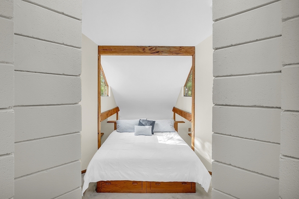 112 Littleton County Road Harvard, MA 01451 - Photo 23 of 40