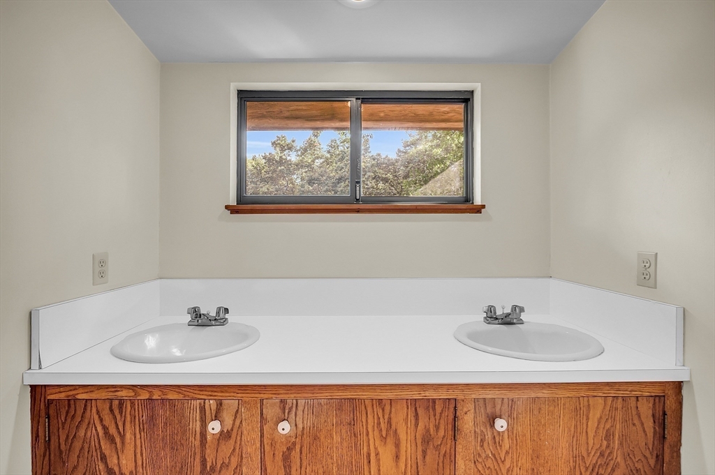 112 Littleton County Road Harvard, MA 01451 - Photo 28 of 40