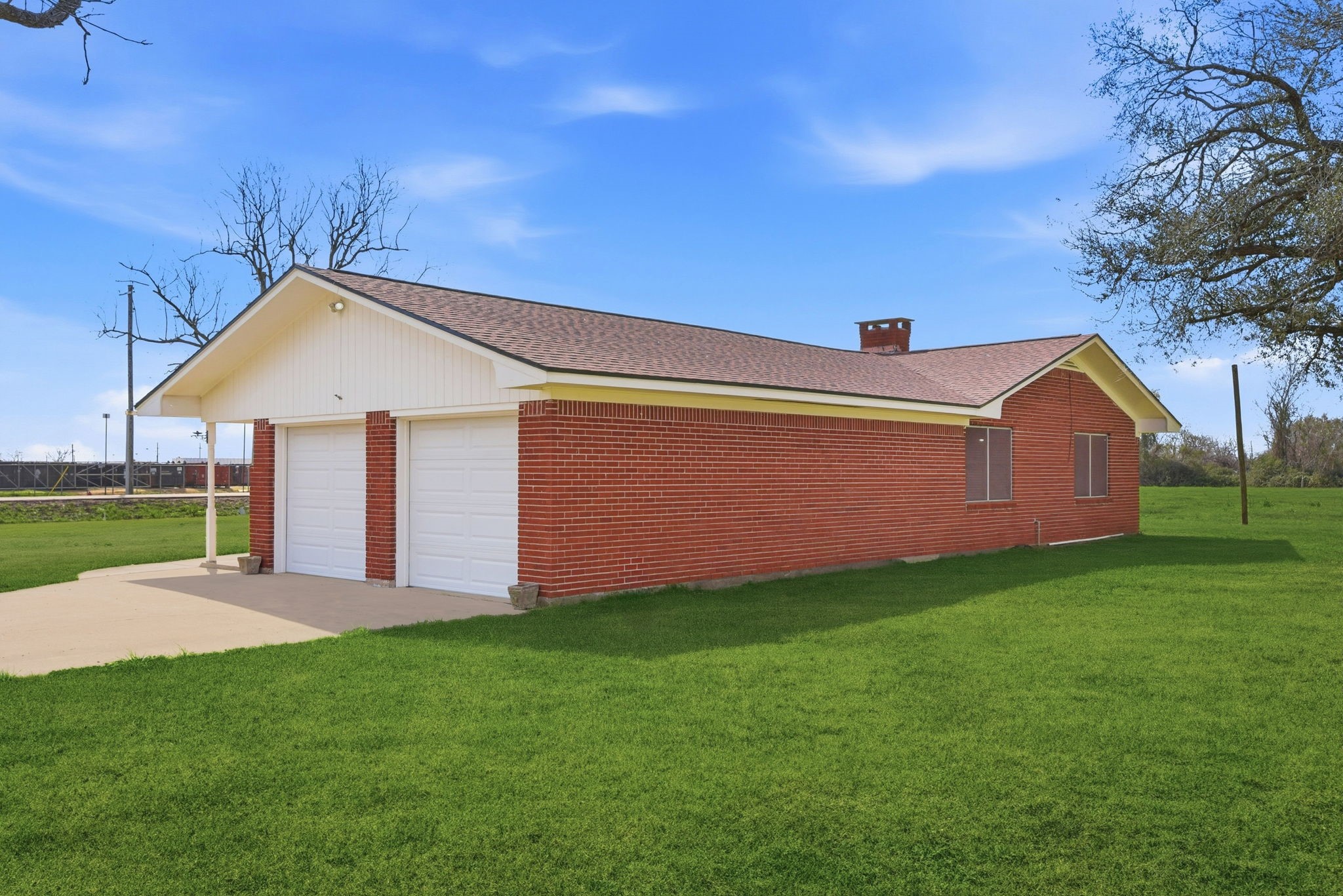 1839 West Henderson Road Angleton, TX 77515 - Photo 4 of 50