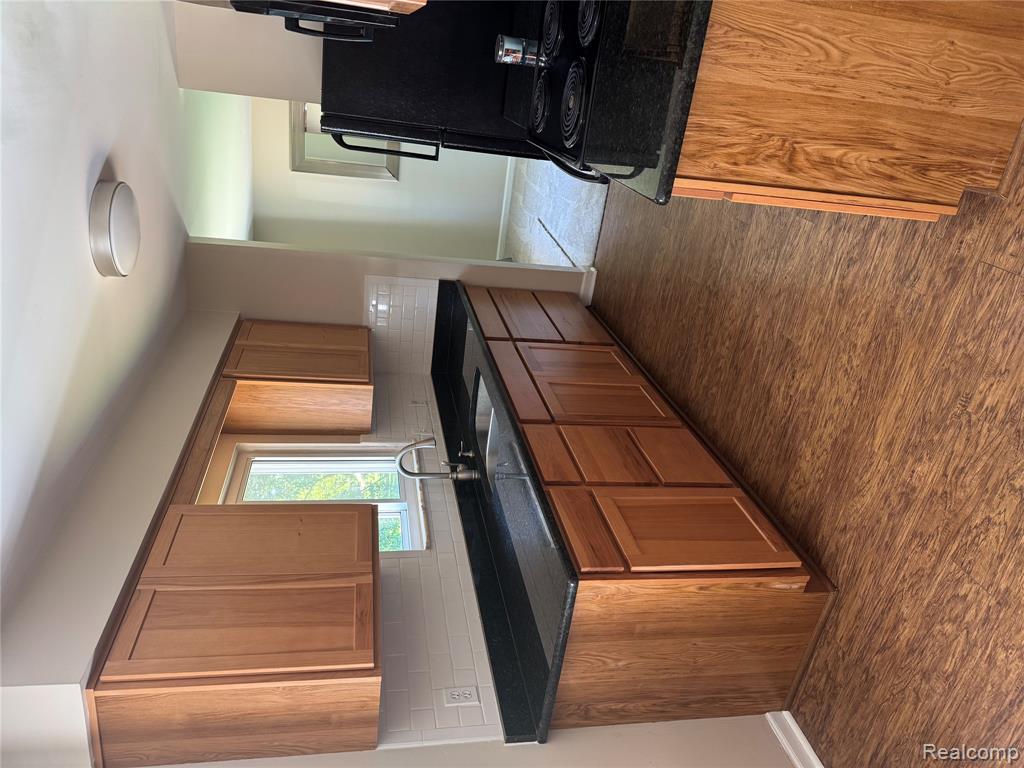 2434 East Cook Road Grand Blanc, MI 48439 - Photo 8 of 27